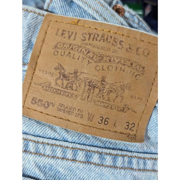 Levi Strauss & Co. Men's Light Blue Tapered Leg Relaxed Fit Denim Jeans Size 36/ - Picture 2 of 6